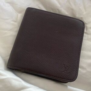 Authentic Louis Vuitton Taiga Zip Around Bifold Wallet burgundy red oxblood mens